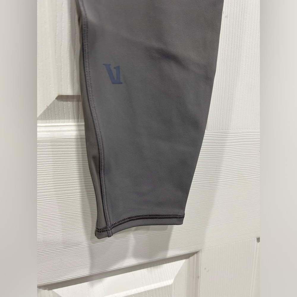 Vuori Women's XL Hot Mesh Legging Smoke Grey NWT High-Waist Performance Stretch - Picture 6 of 7